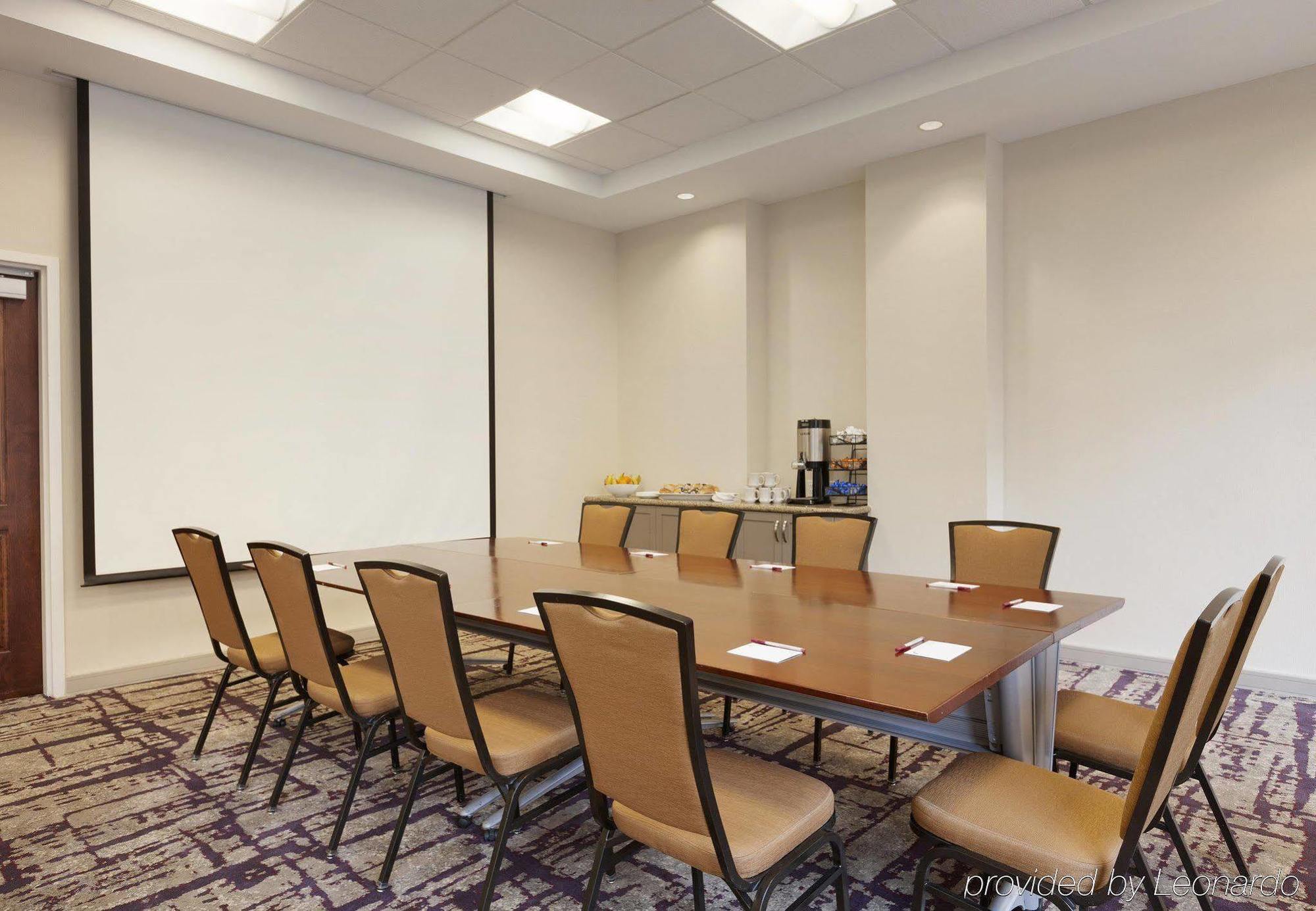 Residence Inn Alexandria Old Town South At Carlyle Kinh doanh bức ảnh